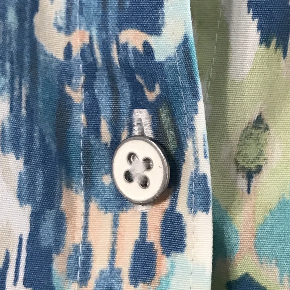 Chicos NO IRON Art To Wear Abstract Button Down Blouse EUC Sz 4/6 Petite - Picture 3 of 8